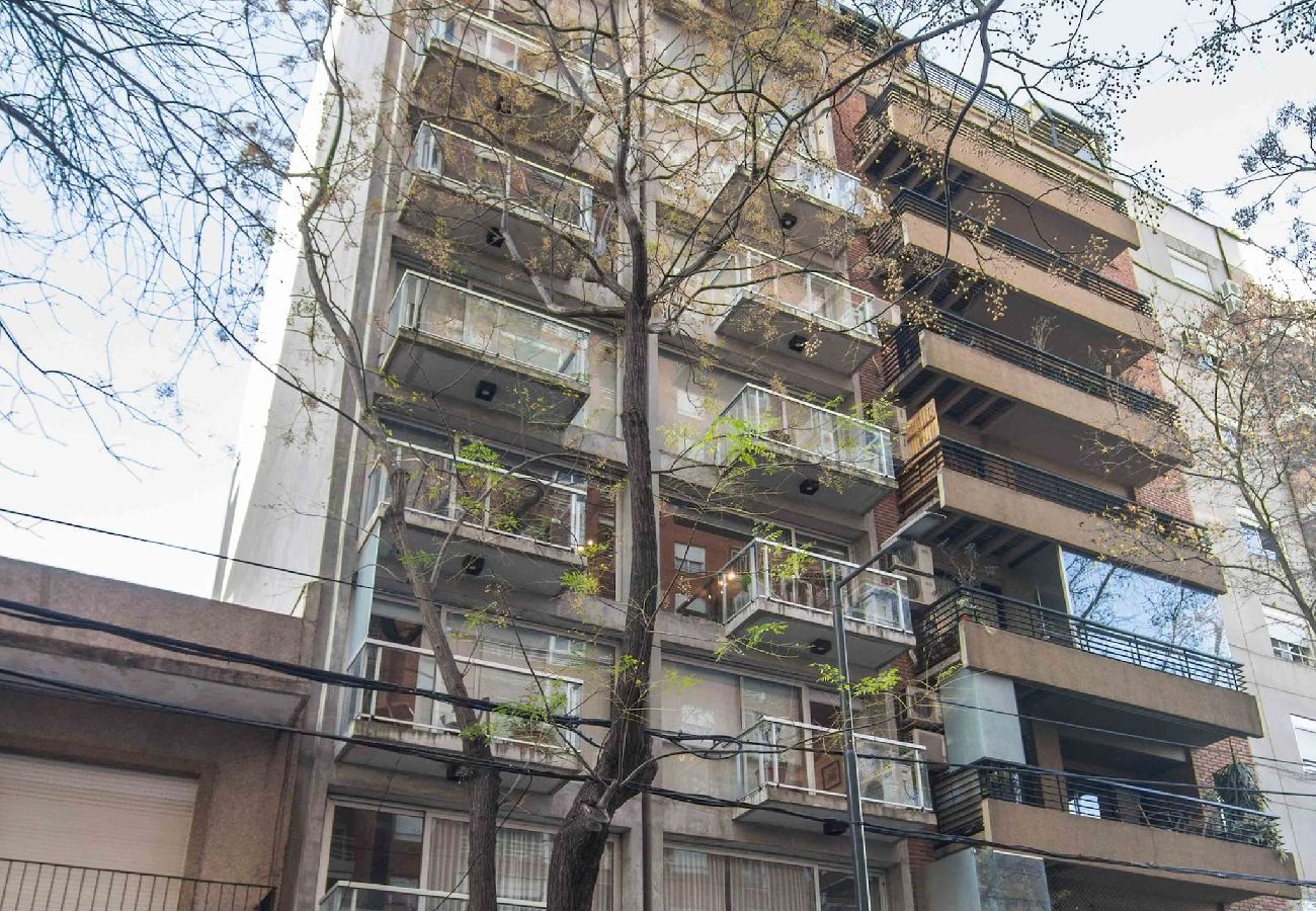 Apartamento en Buenos Aires - Deheza 1670 #601 · Explore Buenos Aires in this St