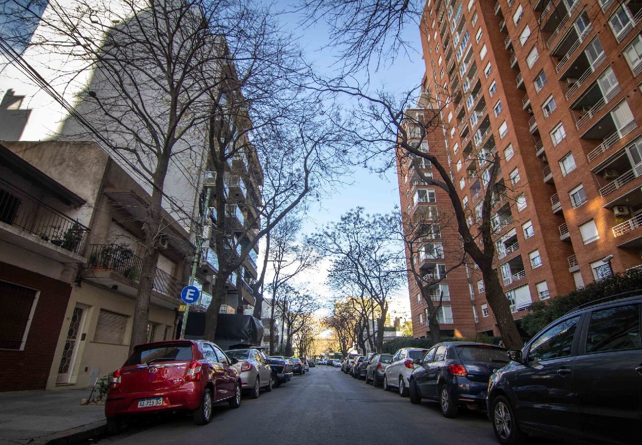 Apartamento em Buenos Aires - Deheza 601 · Explore Buenos Aires in this St